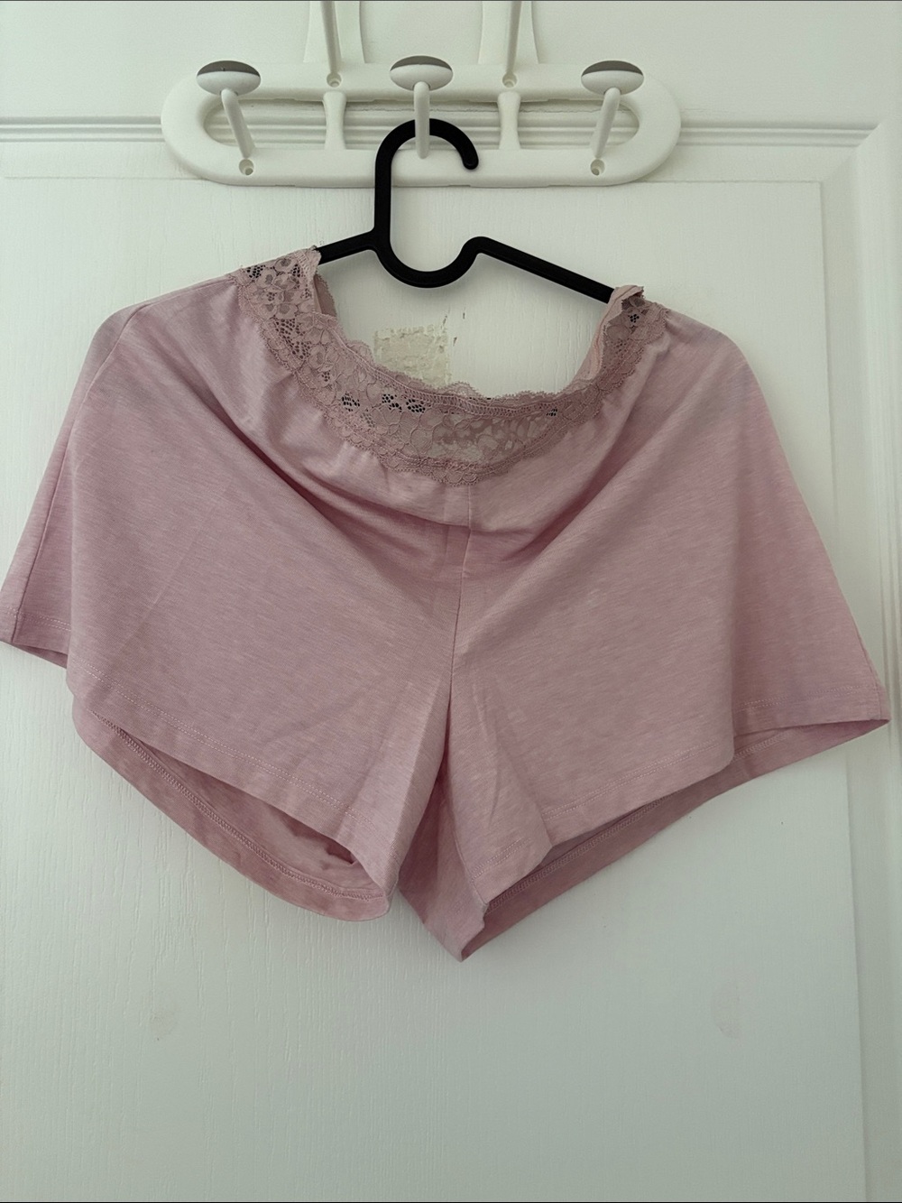 La Vie En Rose (2 pcs) Lace-Trim Lounge Shorts in Mauve Pink and blue